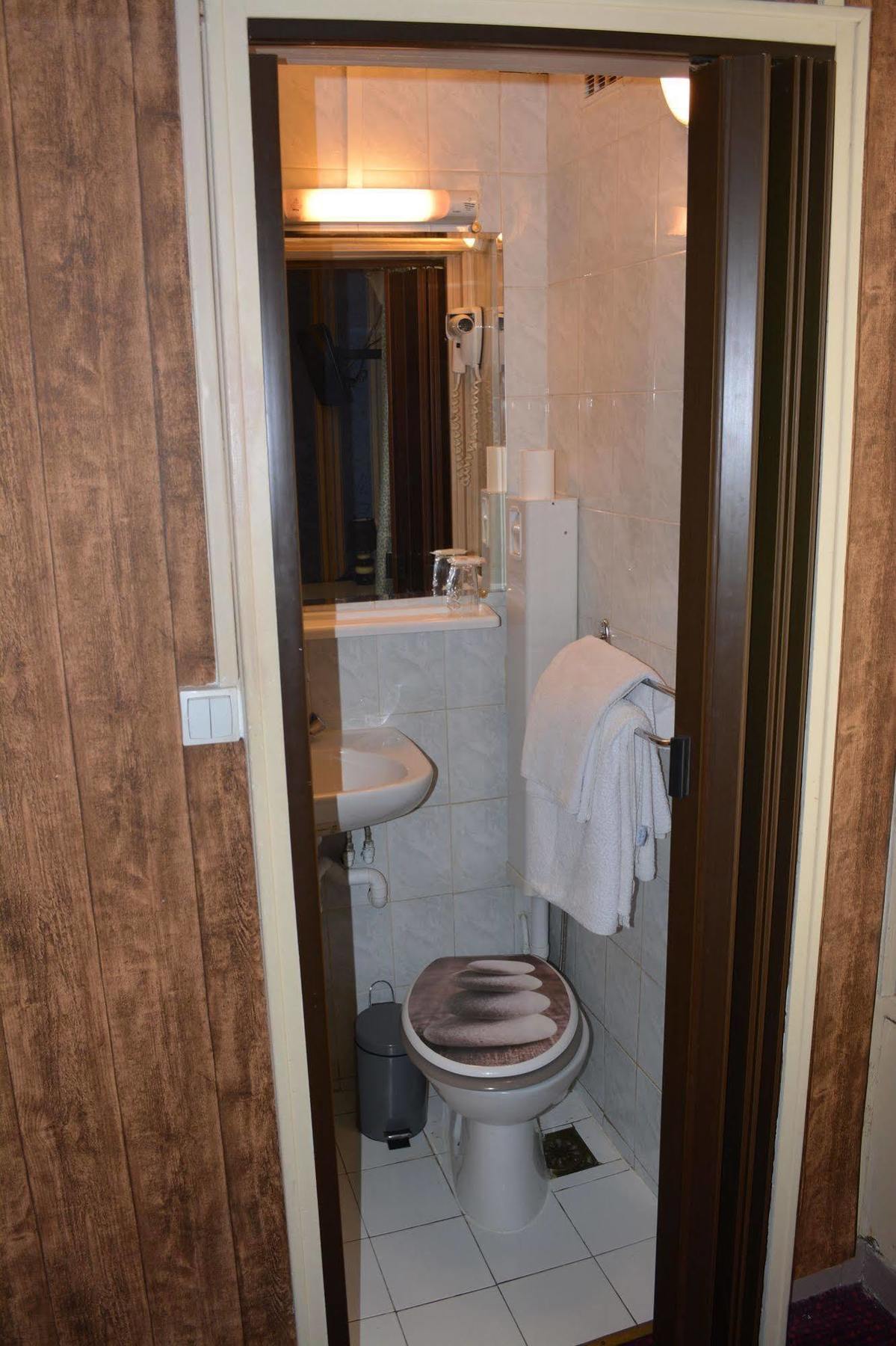 Hotel Stanislas Sans Ascenseur ปารีส ภายนอก รูปภาพ